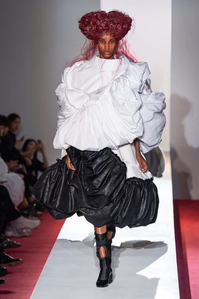 Look 27
